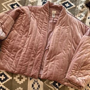 Women’s jacket with cropped sleeves